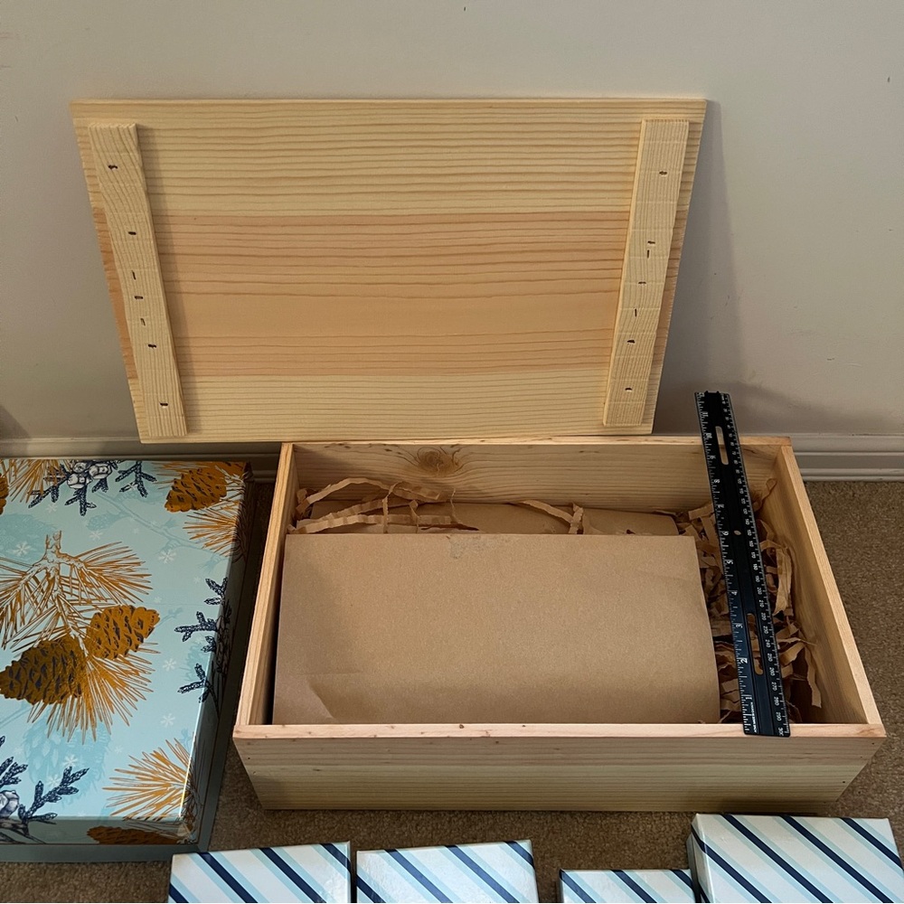 Pinecone Patterned Gift Boxes Set - Picture 5 of 10